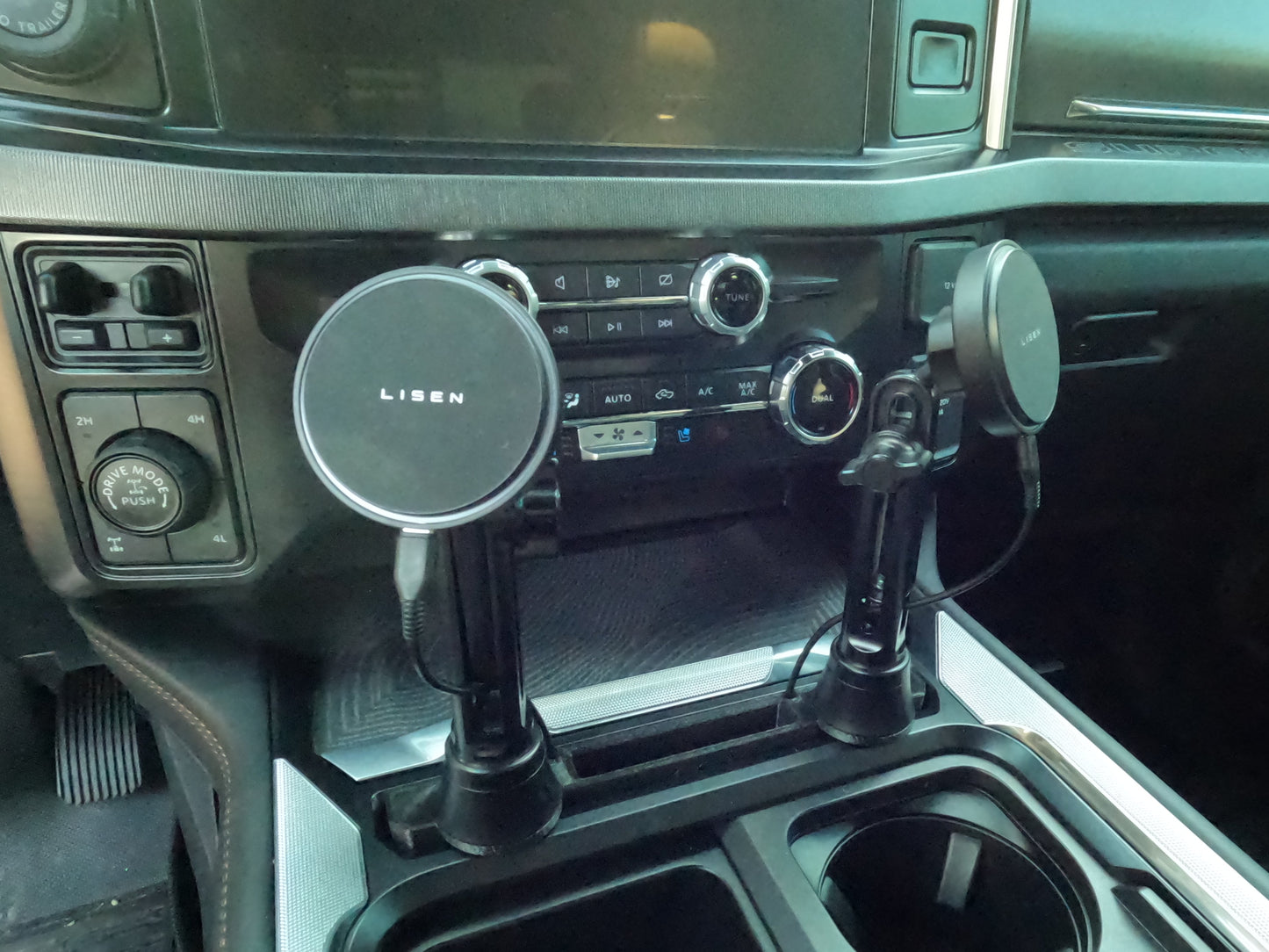 Dual-Side Rotating Phone Mount – Extendable with Charging Options