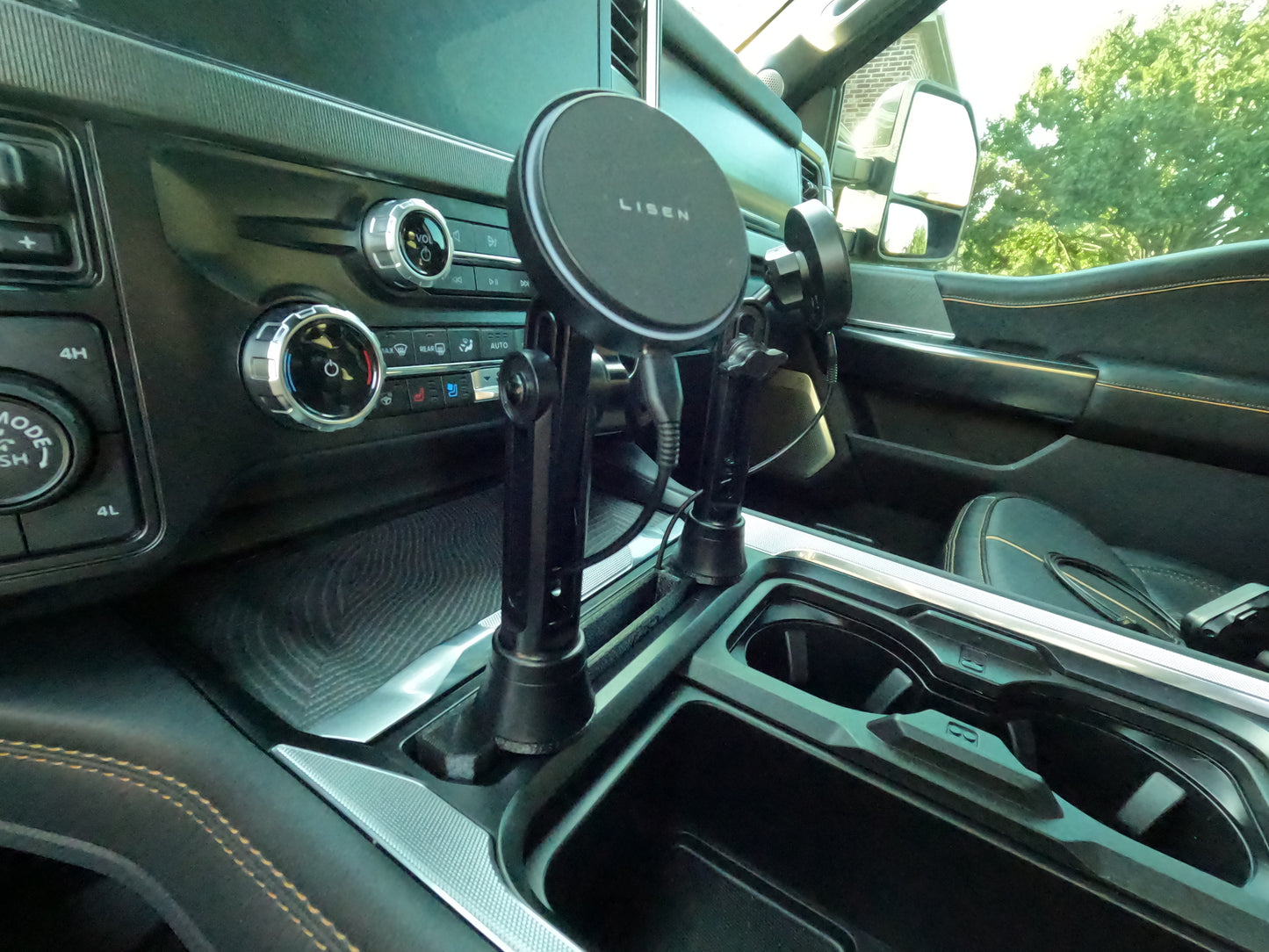 Dual-Side Rotating Phone Mount – Extendable with Charging Options