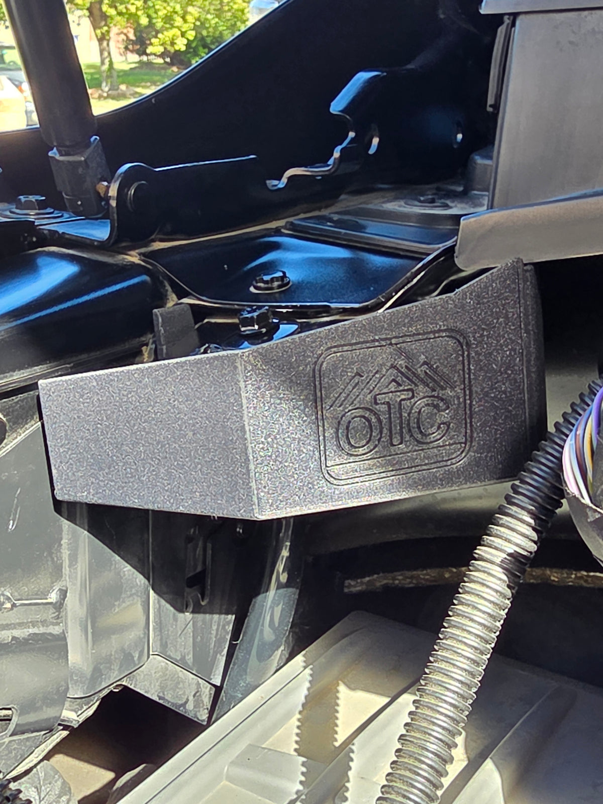 2023+ Ford Super Duty Cowl Water Diverter